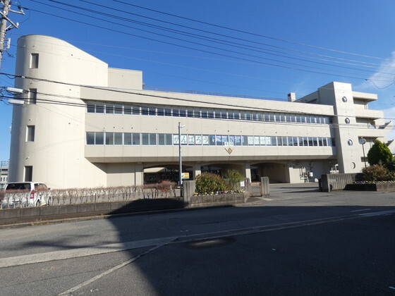 中学校　金沢市立長田中学校（中学校）まで1841m