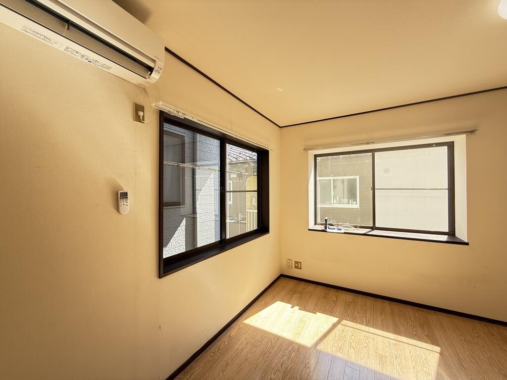 その他部屋・スペース　窓2面あります
