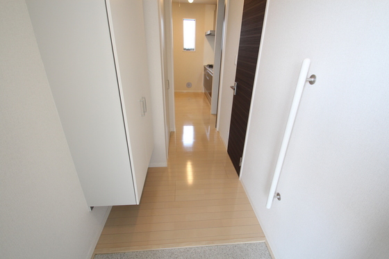 玄関　※別部屋の写真です