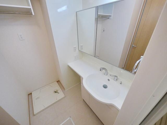 洗面設備　※写真は同メーカー建築施工例です