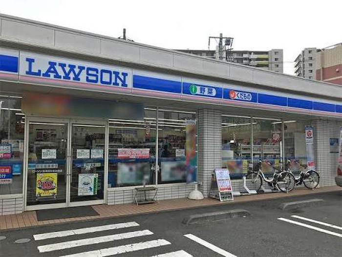 コンビニ　ローソン 長津田みなみ台店（コンビニ）まで400m