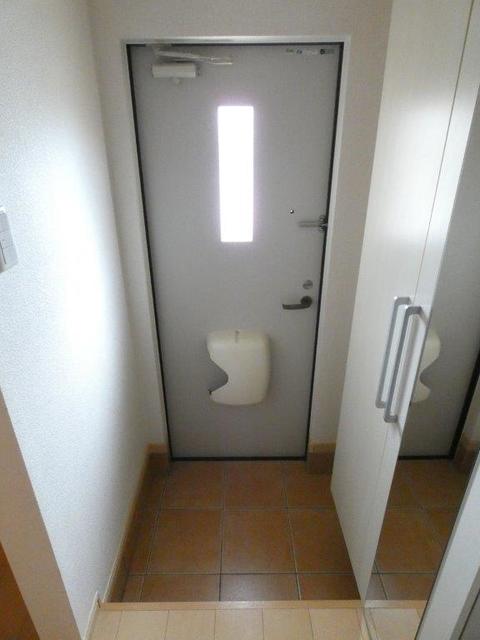 玄関　図面と現状に相違がある場合には現状を優先