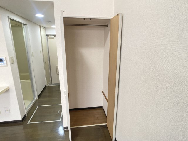 収納　掲載写真は空室の別部屋を掲載しております。実際のお部屋と仕様