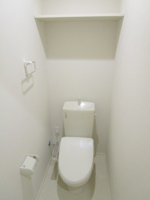 トイレ　ウォシュレットつき