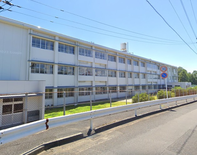 小学校　宇部市立小羽山小学校（小学校）まで1028m