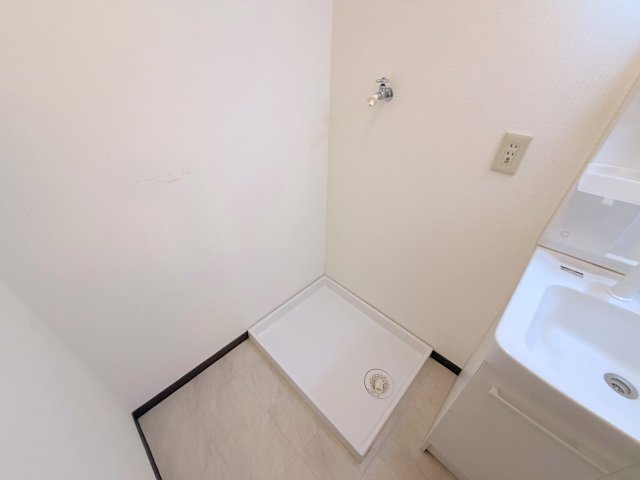 その他設備　嬉しい室内洗濯機置場。これで洗濯機も長持ちしますね。