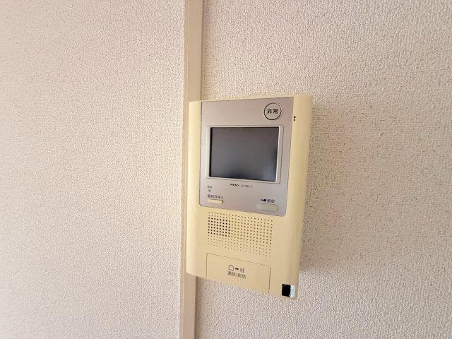 セキュリティ　TVモニターホンで来客が誰か確認してから開けて下さいね