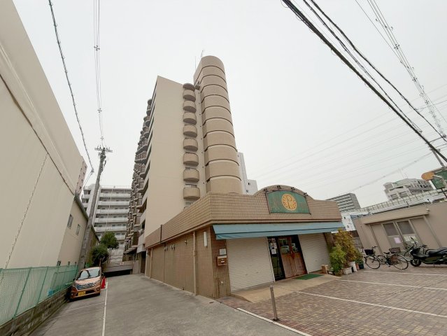 建物外観　存在感のある外観は落ちついた色合いで、堂々としていますね。