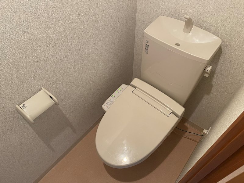 トイレ　別部屋参考写真掲載。