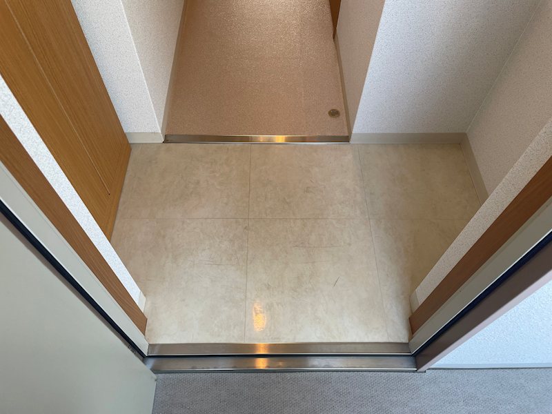 玄関　別部屋参考写真掲載。