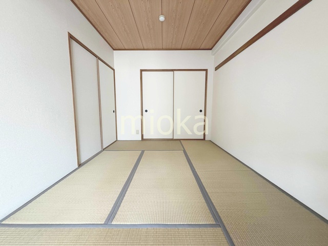レジデンシア北田辺の居間写真