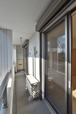 バルコニー　外からの目が気にならないバルコニーで洗濯物が干せます
