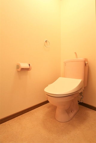 トイレ　清潔感あるトイレですね