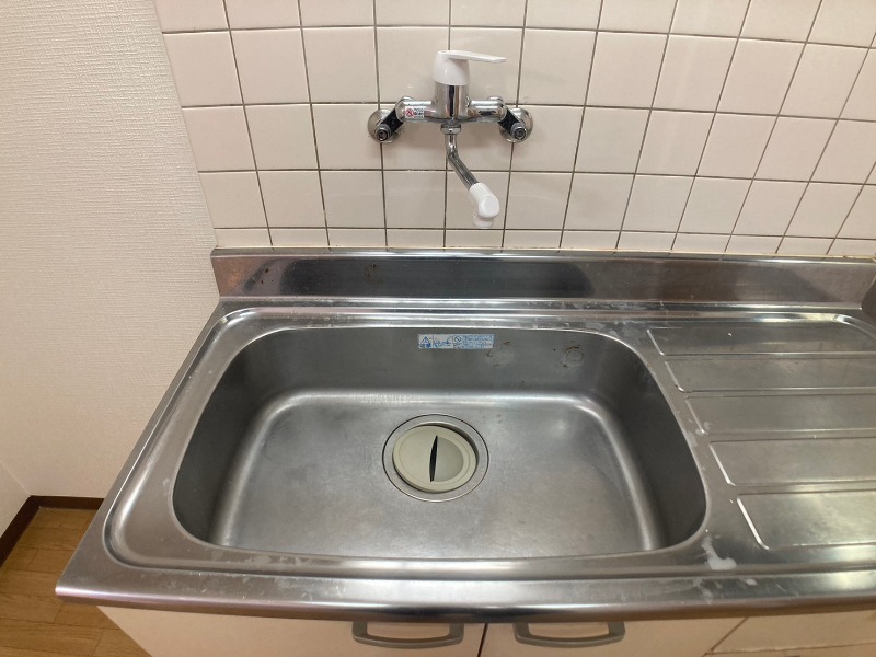 洗面設備　キッチンのシンクはピカピカで掃除意欲が湧いてきそう！