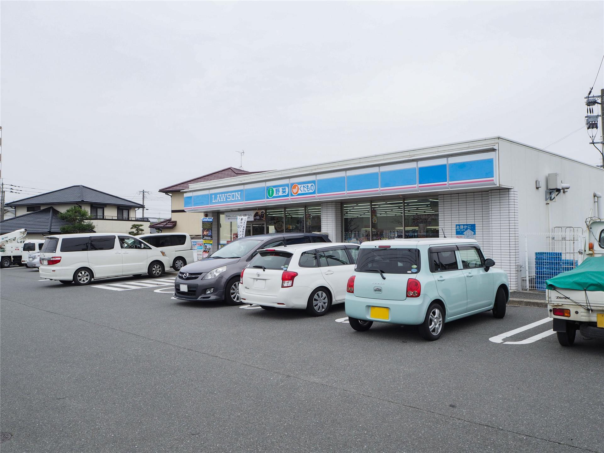 コンビニ　ローソン鳥栖高校前店（コンビニ）まで858m