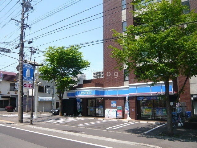 コンビニ　ローソン札幌南14条西店（コンビニ）まで328m