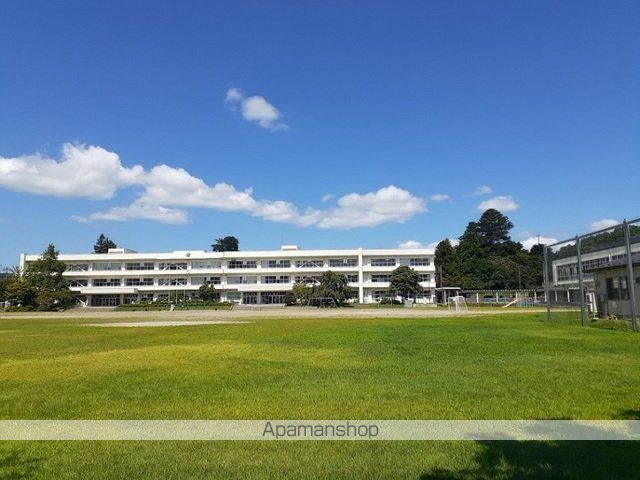 小学校　富谷市立富谷小学校（小学校）まで550m