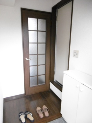 玄関　※他号室の参考写真です。