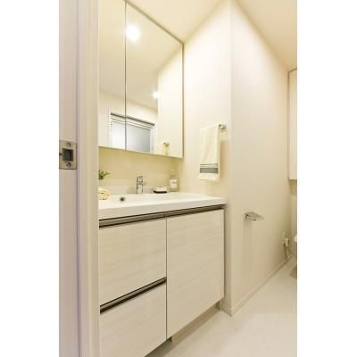 洗面設備　写真は同タイプ住居です。