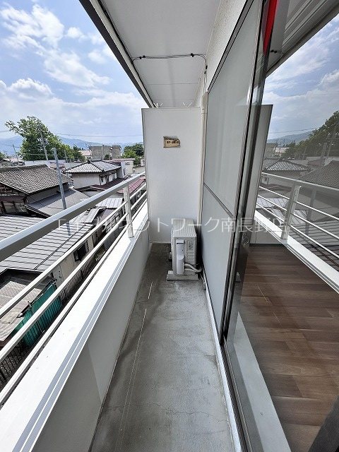 バルコニー　参考：310号室（内装・設備が異なる場合があります。）