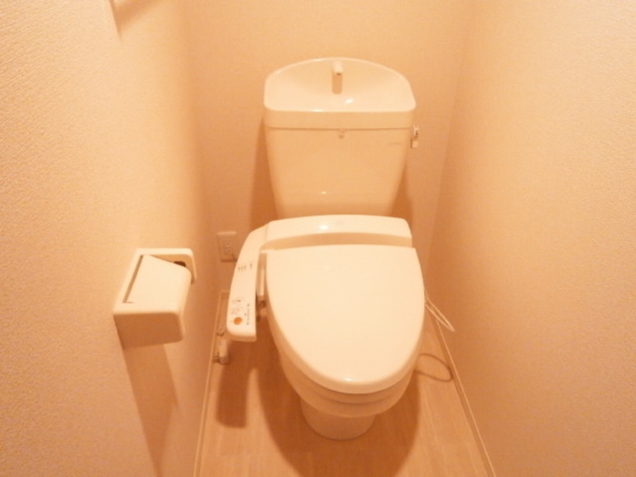 トイレ　清潔感のあるトイレです