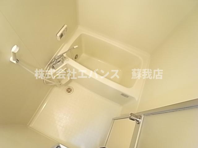 バス・シャワールーム　落ち着いた空間のお風呂です