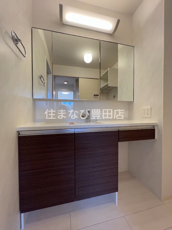 洗面設備　同型タイプ