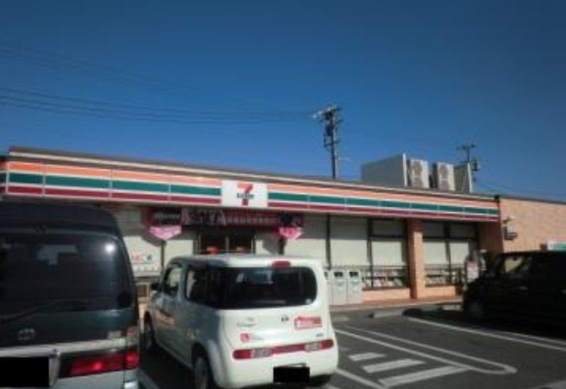 コンビニ　セブンイレブン浜松初生西店（コンビニ）まで535m