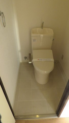 トイレ　※同物件別部屋です
