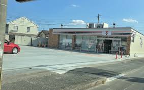 コンビニ　セブンイレブン 通古賀南店（コンビニ）まで607m