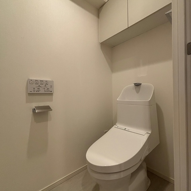 トイレ　※写真は同タイプ住戸です。