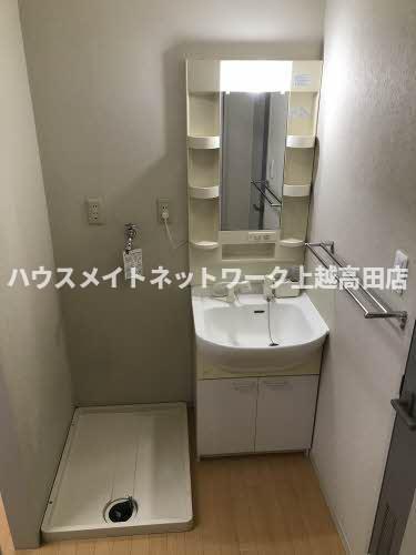 洗面設備　洗髪洗面化粧台・洗濯機置場