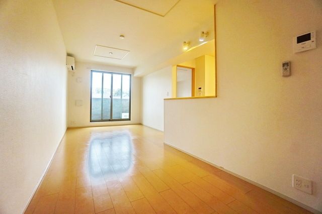 居室・リビング　※別部屋参考写真です