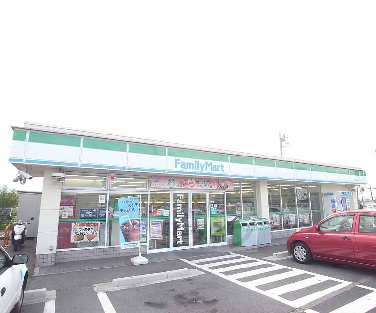 コンビニ　ファミリーマート亀岡余部町店（コンビニ）まで850m