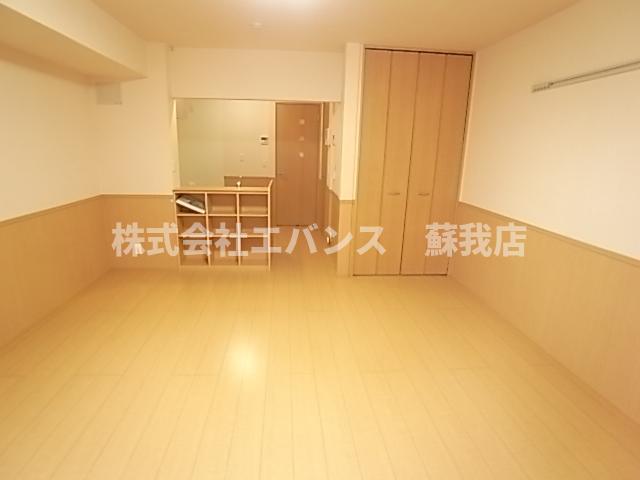 その他部屋・スペース　開放的な寝室です