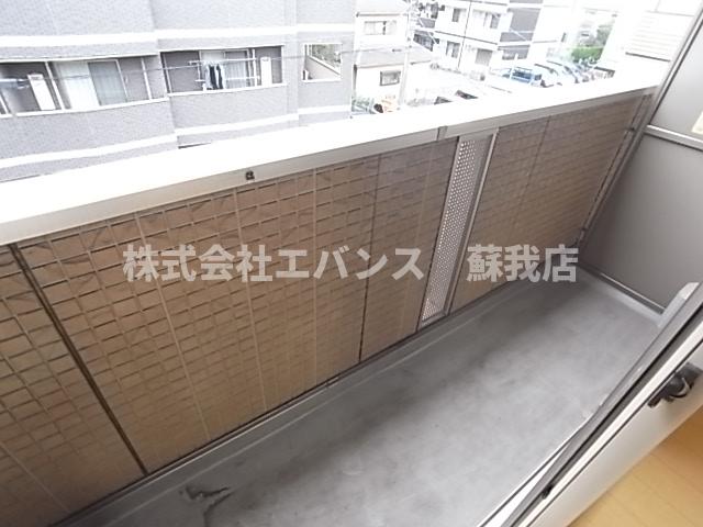 バルコニー　バルコニーからの眺めを楽しみながら食事をしませんか