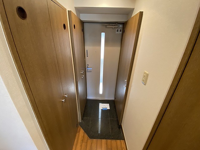 玄関　※別部屋の参考写真です。
