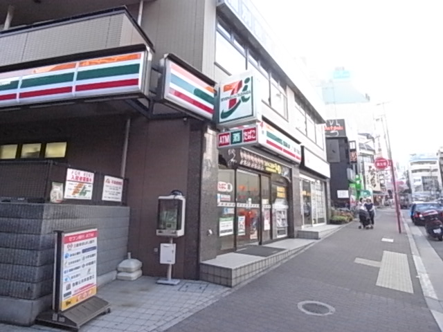 コンビニ　セブンイレブン 神戸灘六甲道駅前店（コンビニ）まで215m