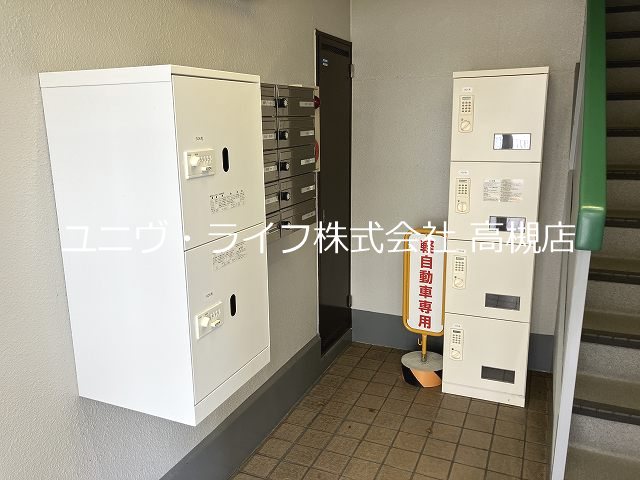 ロビー　宅配ボックス