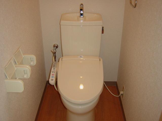 トイレ　清潔感のあるトイレです