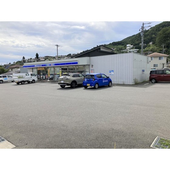 コンビニ　ローソン長野上松三丁目店（コンビニ）まで295m