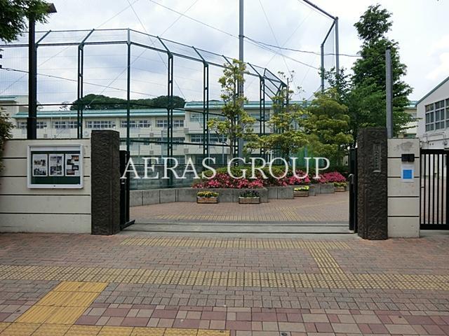 中学校　大田区立大森第三中学校（中学校）まで552m