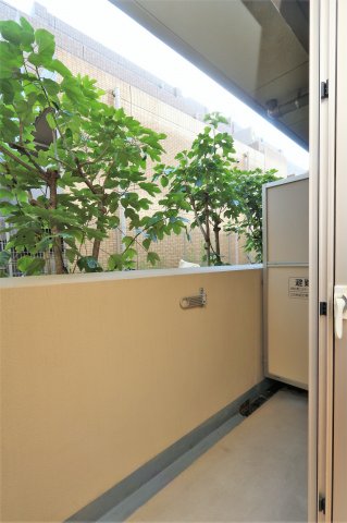 バルコニー　参考写真（同物件別部屋）