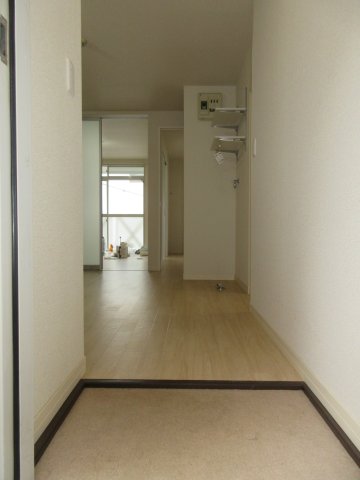 玄関　※同タイプ別部屋の参考写真になります