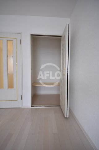収納　オーキッドコート北堀江アネックス　クローゼット
