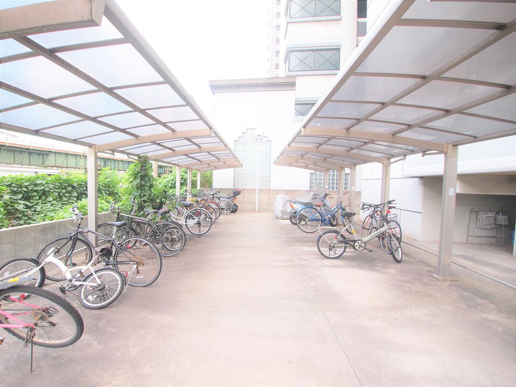 その他共有部分　★有料となりますが☆１階部分には駐輪場ございます(^▽^)★