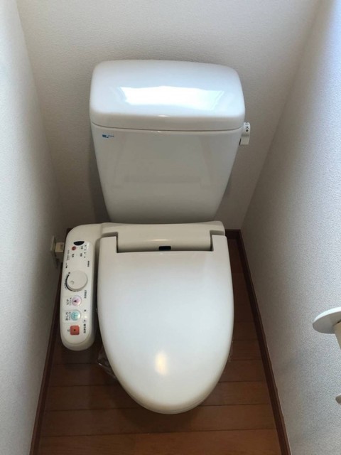 トイレ　【トイレ】ウォシュレットはサービス設置です