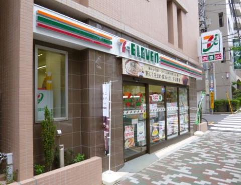 コンビニ　セブンイレブン新宿山吹町店（コンビニ）まで218m