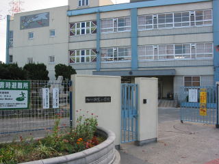 小学校　門真小学校（小学校）まで137m