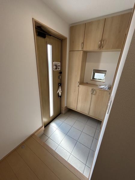 玄関　広々した玄関ホール